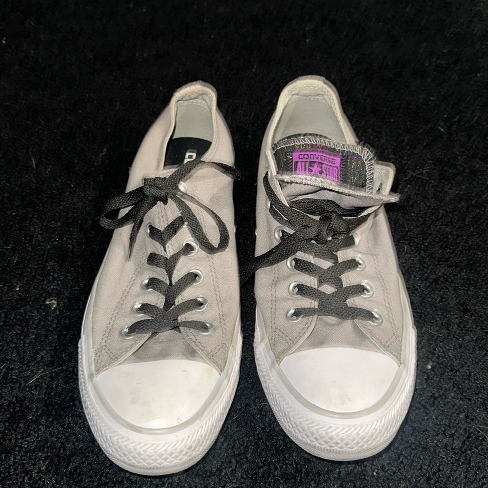 Women’s converse size 10